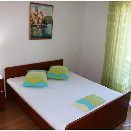 Juras - Two Bedroom With Terrace And Sea View Antonio Apartment Rogoznica (Sibenik-Knin)