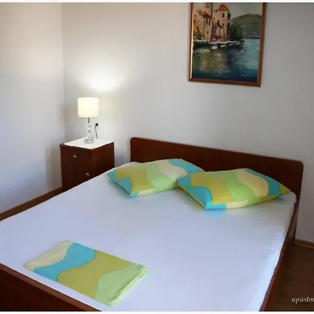 Juras - Two Bedroom With Terrace And Sea View Antonio Apartment *